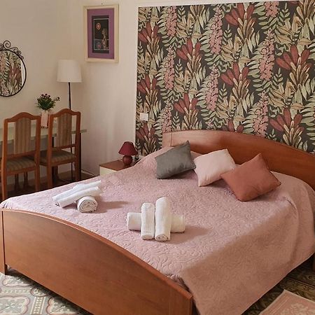 Victoria Suite Casa Vacanza ตารันโต ภายนอก รูปภาพ