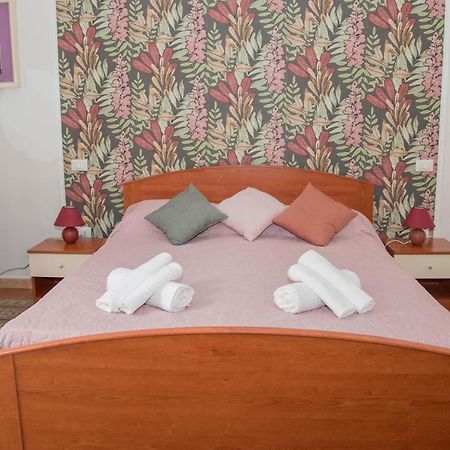 Victoria Suite Casa Vacanza ตารันโต ภายนอก รูปภาพ