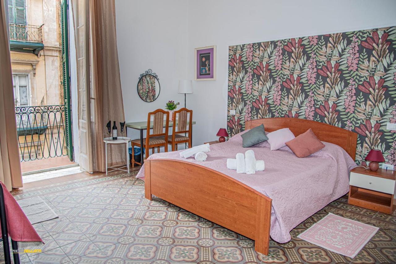 Victoria Suite Casa Vacanza ตารันโต ภายนอก รูปภาพ
