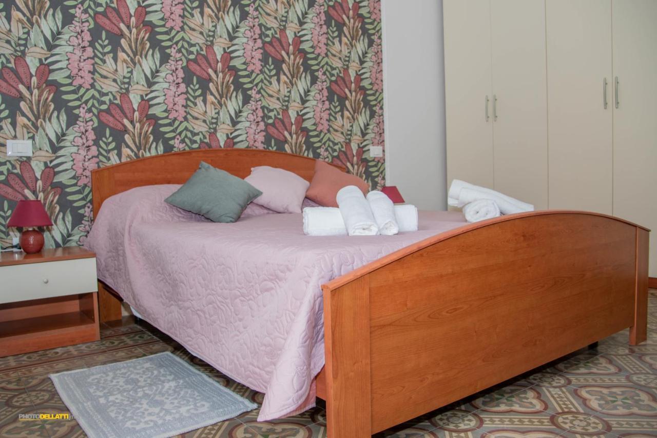 Victoria Suite Casa Vacanza ตารันโต ภายนอก รูปภาพ