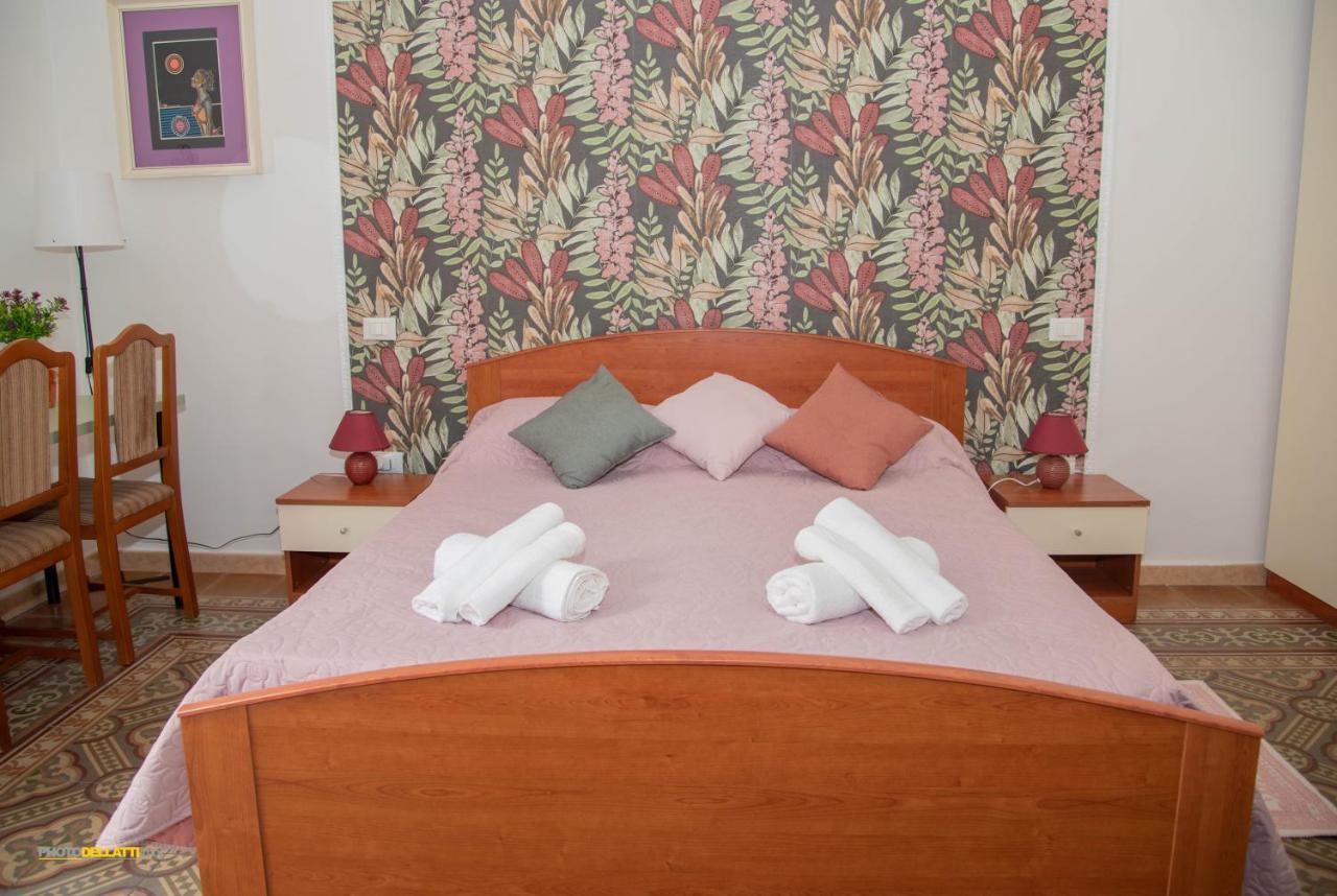Victoria Suite Casa Vacanza ตารันโต ภายนอก รูปภาพ