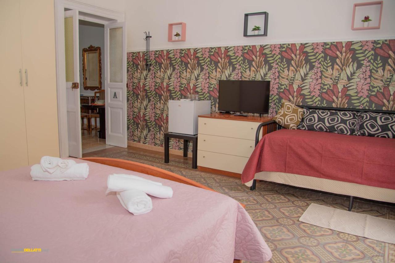 Victoria Suite Casa Vacanza ตารันโต ภายนอก รูปภาพ