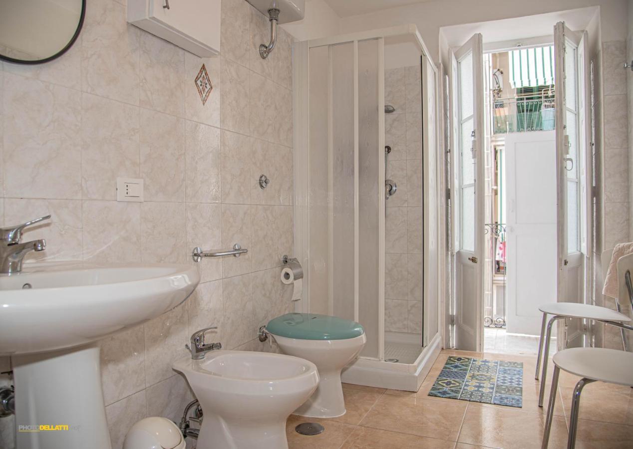Victoria Suite Casa Vacanza ตารันโต ภายนอก รูปภาพ
