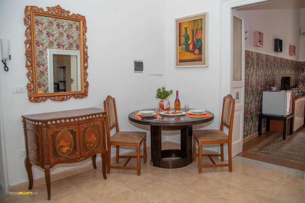 Victoria Suite Casa Vacanza ตารันโต ภายนอก รูปภาพ